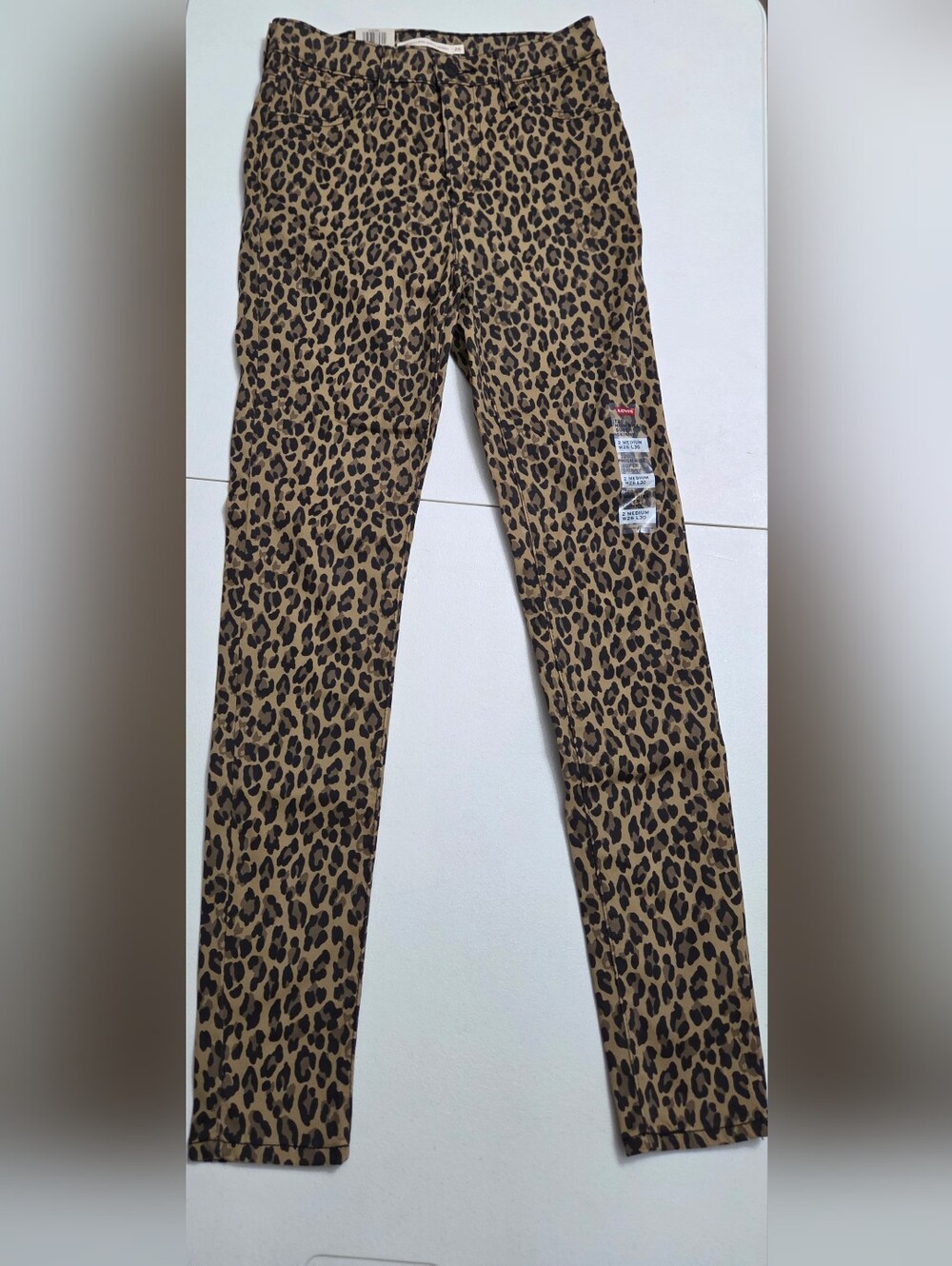 NWT Levi's 720 High Rise Super Skinny Leopard Jeans Size 26 / 2